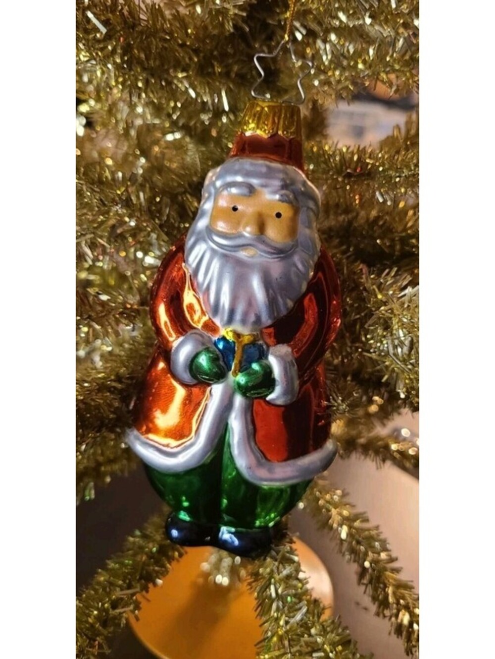 Adorable Glass Santa Christmas ornament. Gift Star